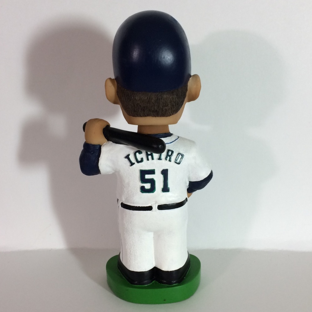 Ichiro Suzuki 2001 Bobble Head Doll White Jersey - Picture 3 of 8